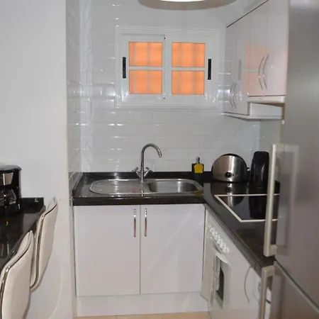 Lovely 2 Bed In Cristianos K204 Los Cristianos (Tenerife)