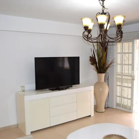 Lovely 2 Bed In Cristianos